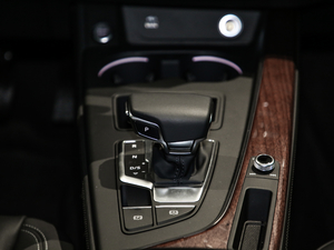 202040 TFSI quattro A п؅^(q)