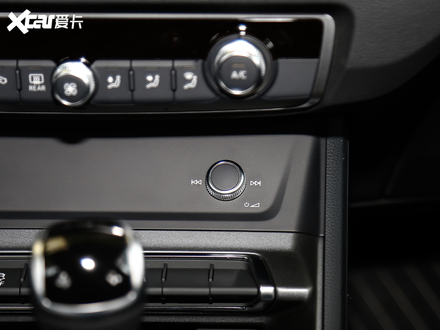 2020WQ3 Sportback 40 TFSI r