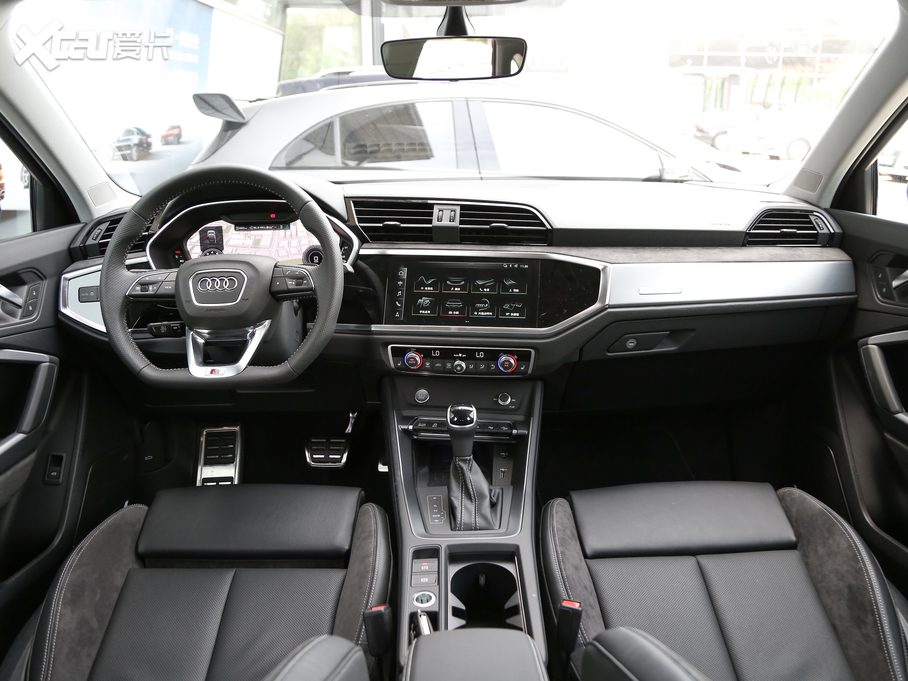 2020��W��Q3 Sportback 45 TFSI quattro ����������