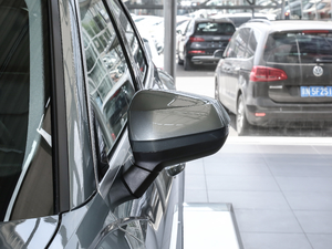 202040 TFSI r(sh) ҕR