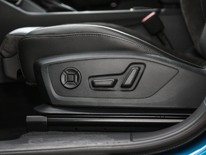 202045 TFSI quattro  {{