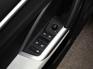 202045 TFSI quattro A {܇ƅ^	