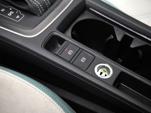 202045 TFSI quattro A v܇Ƅ