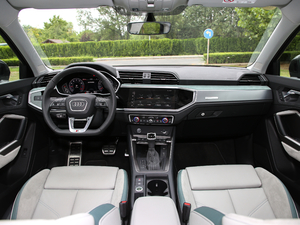 202045 TFSI quattro A ȫ