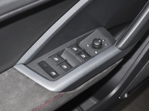 202045 TFSI quattro r п؅^