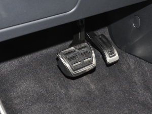 202045 TFSI quattro r п؅^