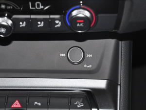 202045 TFSI quattro r п؅^