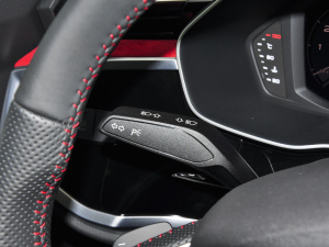 202045 TFSI quattro r п؅^