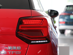 2020款35TFSI 进取动感型 尾灯