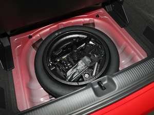 2020款35TFSI 进取动感型 备胎