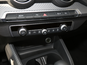 2020款35TFSI 豪华致雅型 中控区