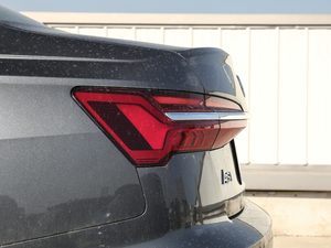 202055 TFSI quattro Ӹ (x)(ji)^