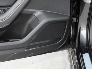 202055 TFSI quattro Ӹ g