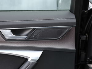 202055 TFSI quattro Ӹ g