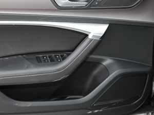 202055 TFSI quattro Ӹ g