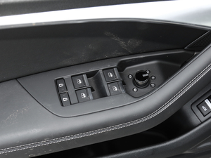 202055 TFSI quattro (dng) {܇ƅ^(q)	