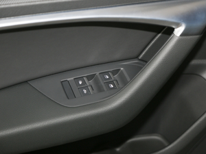 202045 TFSI xӸ п؅^