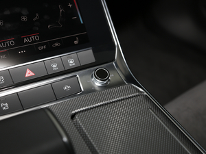 202045 TFSI xӸ п؅^