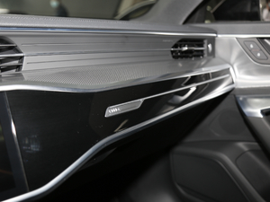 202045 TFSI xӸ п؅^