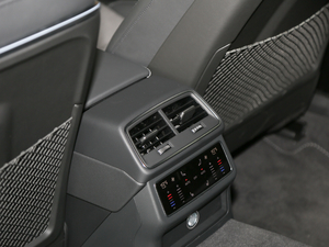 202045 TFSI xӸ п؅^