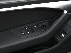 202045 TFSI quattro x {܇ƅ^	