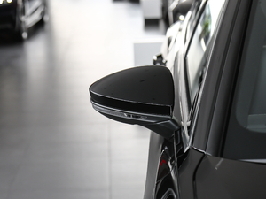 202045 TFSI quattro Ӹ ^