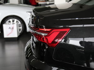 202045 TFSI quattro Ӹ ^