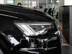 202045 TFSI quattro Ӹ ^