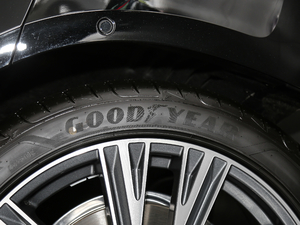 202045 TFSI quattro Ӹ ݆̥Ʒ