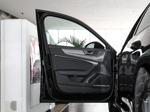 202045 TFSI quattro Ӹ {λ܇T