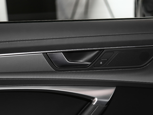 202045 TFSI quattro Ӹ g