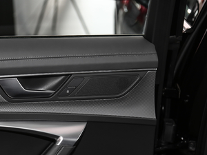 202045 TFSI quattro Ӹ g