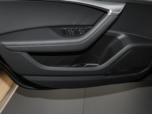 202045 TFSI quattro Ӹ g