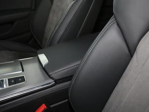 202045 TFSI quattro Ӹ 