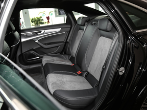 202045 TFSI quattro Ӹ 