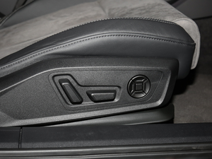 202045 TFSI quattro Ӹ g