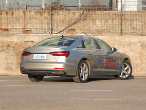 202045 TFSI quattro  w^