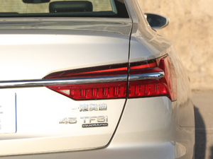 202045 TFSI quattro  β