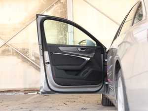 202045 TFSI quattro  {λ܇T