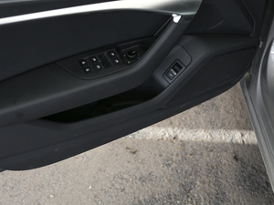 202045 TFSI quattro  ǰTg