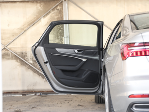 202045 TFSI quattro  ܇T