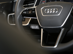 202045 TFSI quattro  п؅^