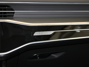 202045 TFSI quattro  п؅^