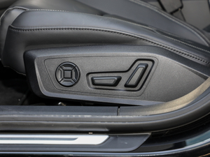 202045 TFSI quattro  {{