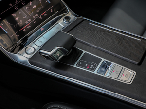 202045 TFSI quattro  п؅^