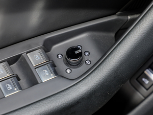 202045 TFSI quattro  п؅^