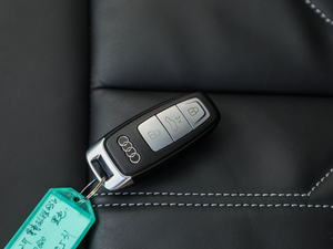 202045 TFSI quattro  ܇耳