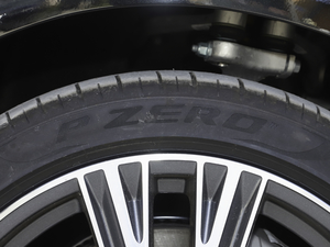 202055 TFSI quattro  ݆̥Ʒ