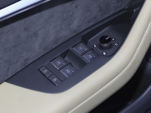 202055 TFSI quattro  {܇ƅ^	