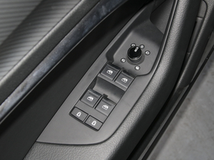 202045 TFSI x {܇ƅ^(q)	